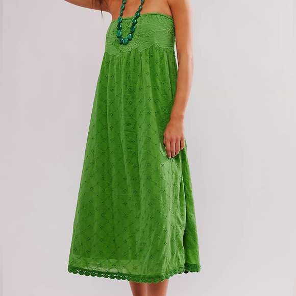 Free People Dresses & Skirts - Free people meant to be green strapless eyelet midi dress